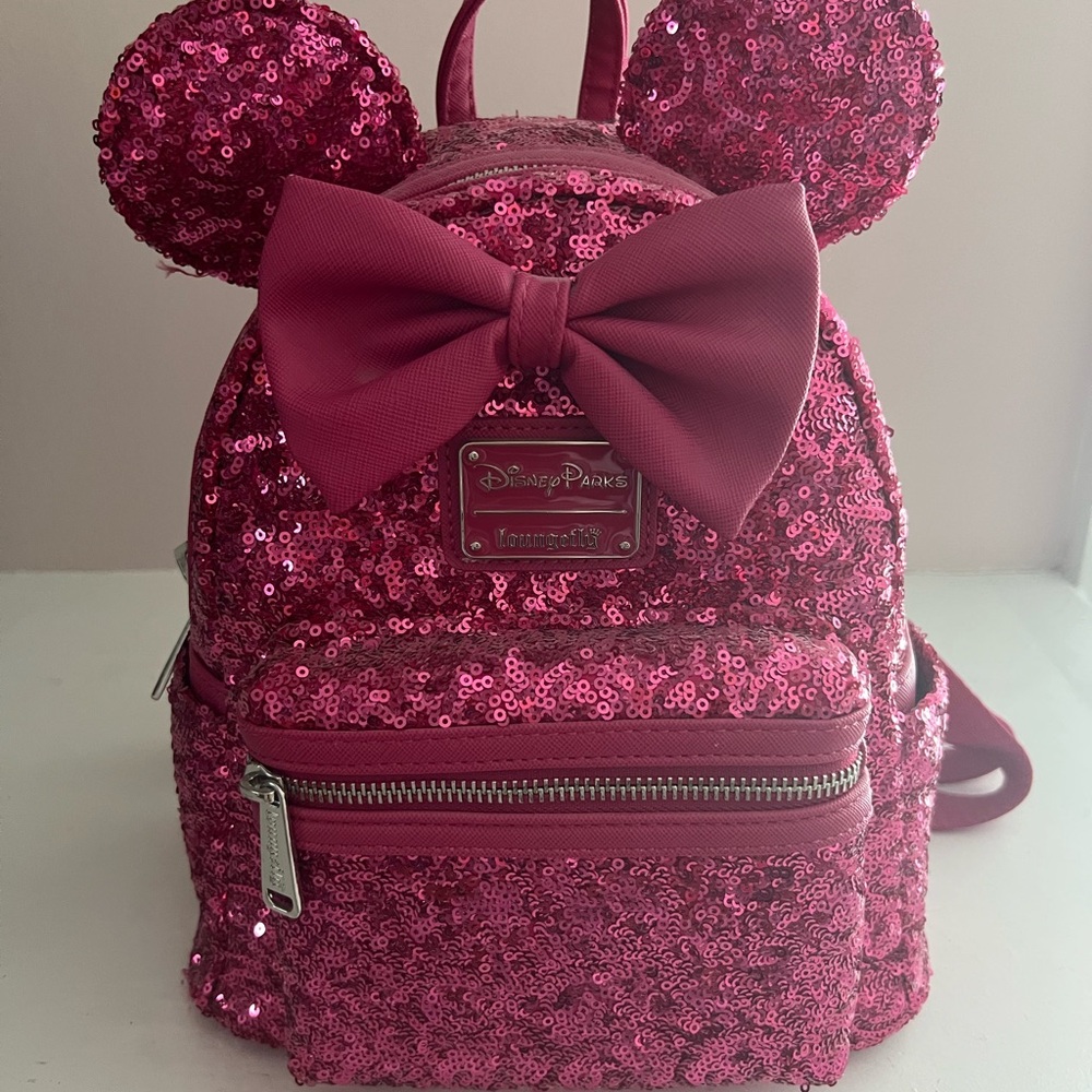 BNWT Disney Fuchsia Sequin Minnie Loungefly Backpack